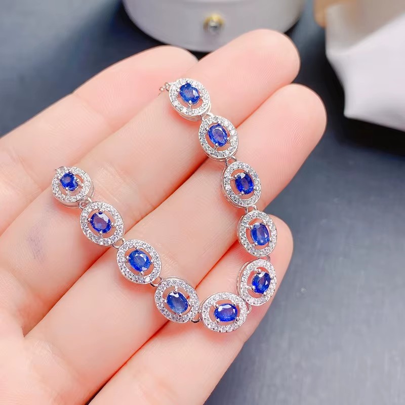 Al Ain Jewelry & Watches Exhibition 2025 - مجوهرات راقية من KJJEAXCMY مصنوعة من