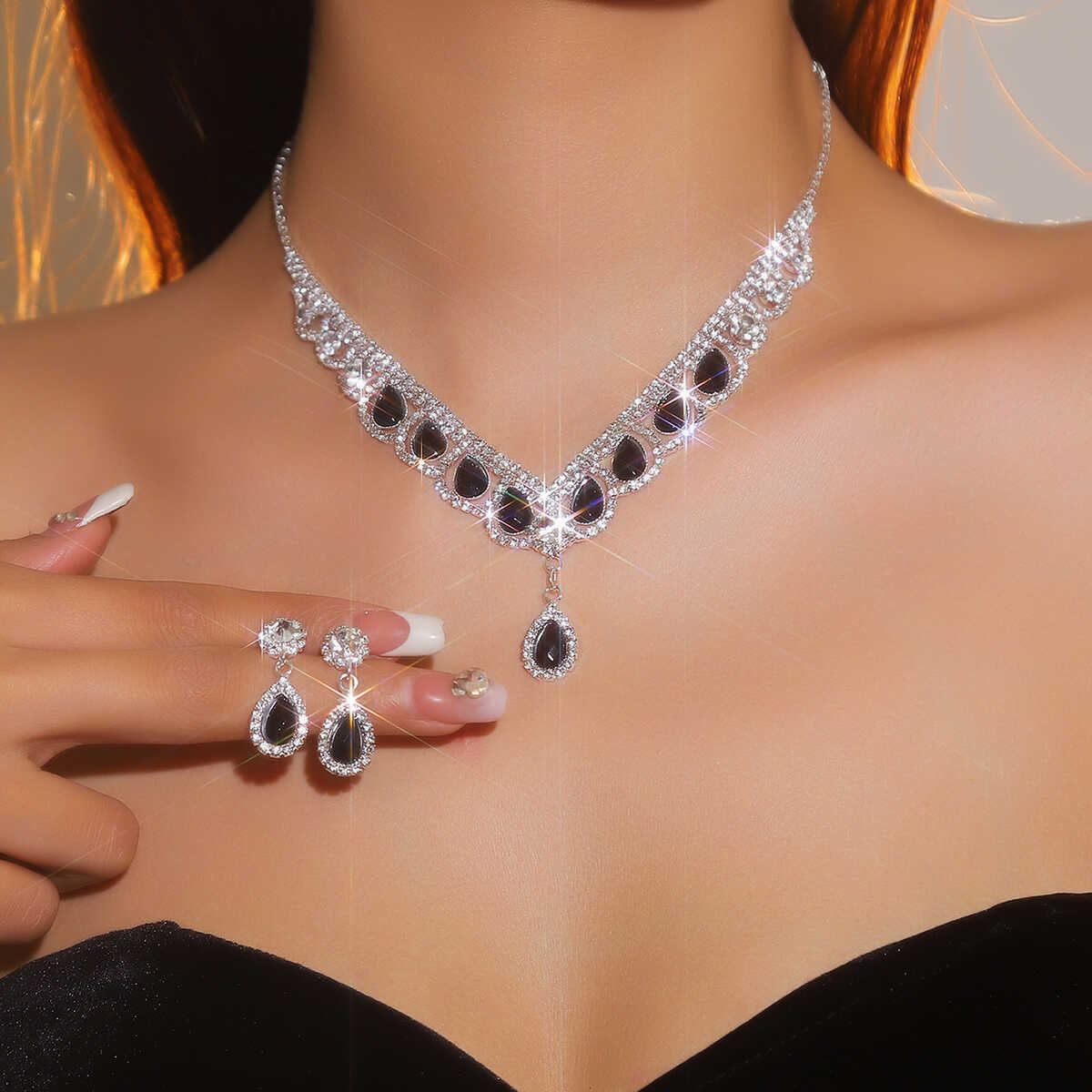 طقم قلادة وأقراط DINGKA بتصميم - مراجعة Al Ain Jewelry & Watches Exhibition 2025 وسعره