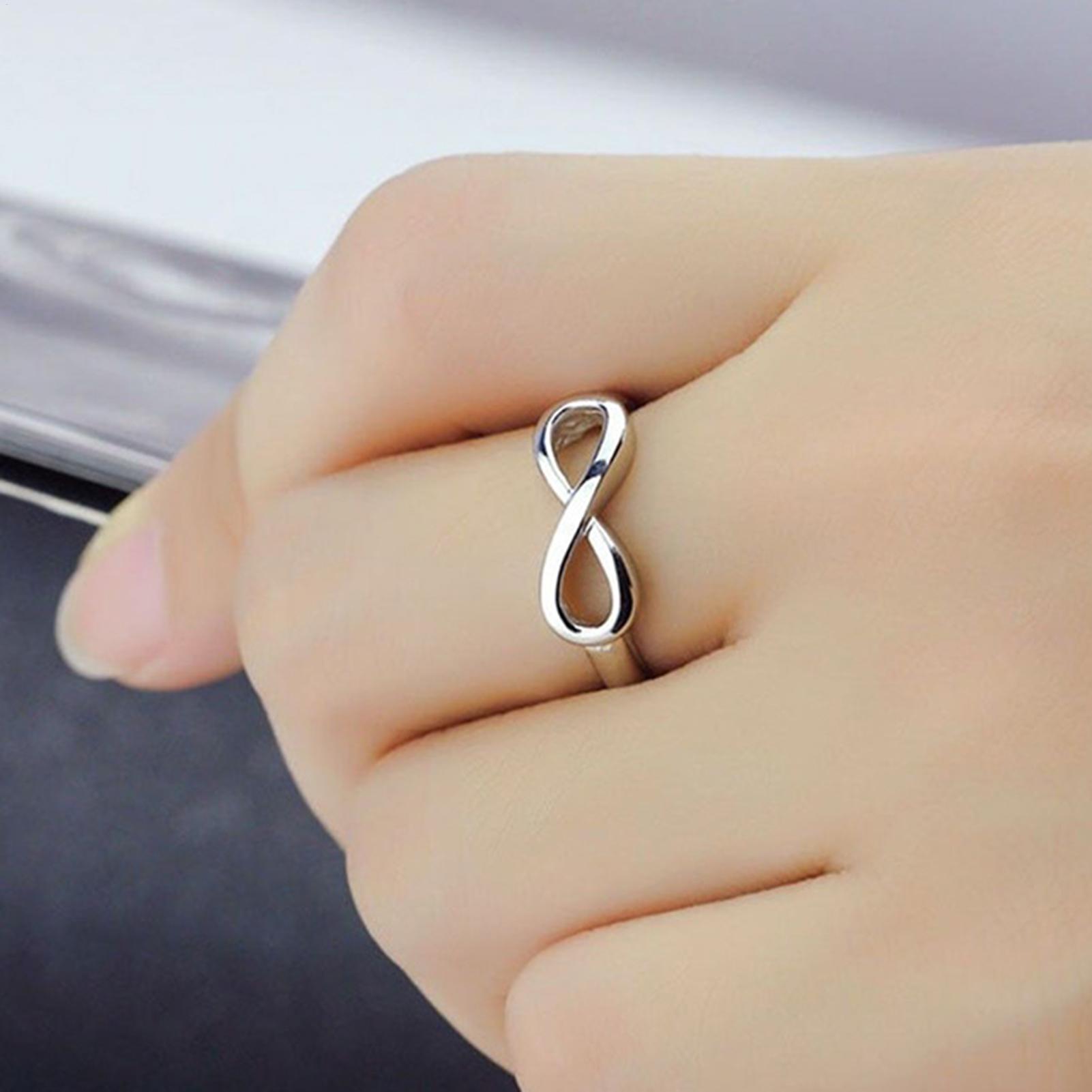 خاتم وعد صغير بتصميم لانهائي،  - مراجعة Al Ain Jewelry & Watches Exhibition 2025 وسعره