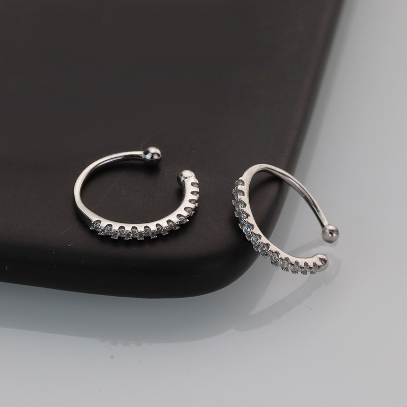 أقراط مشبكية على شكل حرف U من  - مراجعة Ear Cuff No Piercing وسعره