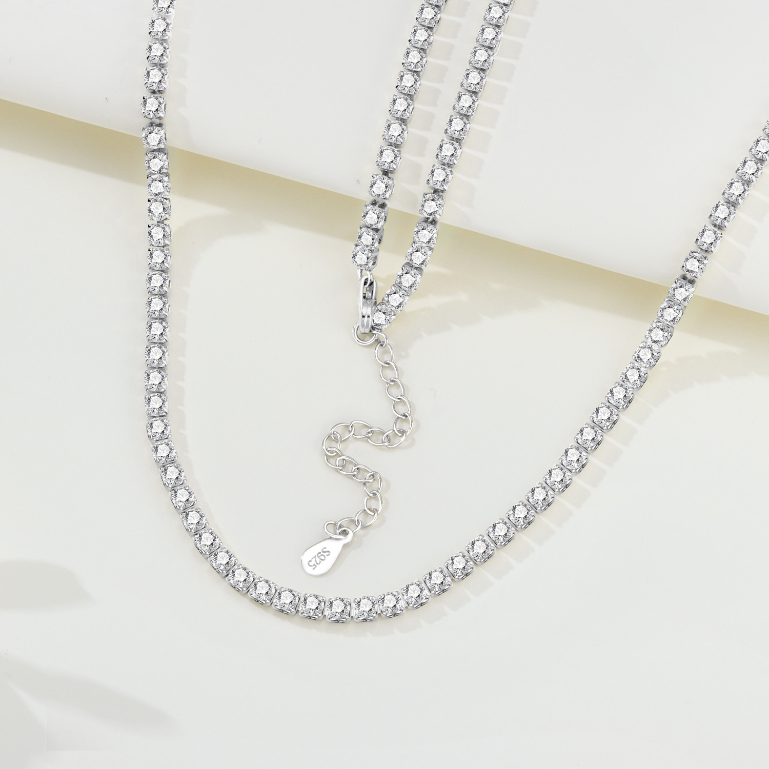 سلسلة عنق من الفضة الإسترلينية - مراجعة Tennis Bracelet Cubic وسعره