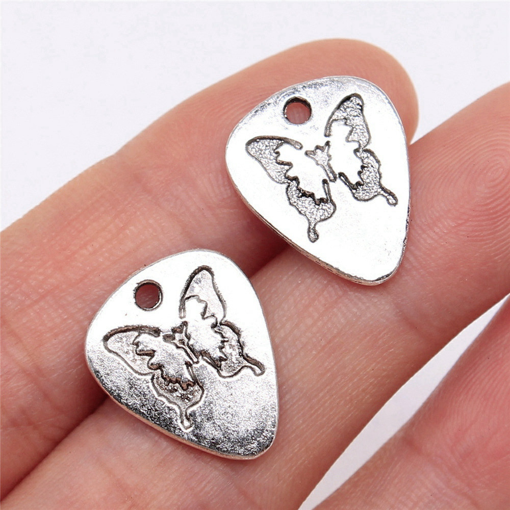 قلادة على شكل فراشة بتصميم عتي - مراجعة Butterfly Pendant Necklace وسعره